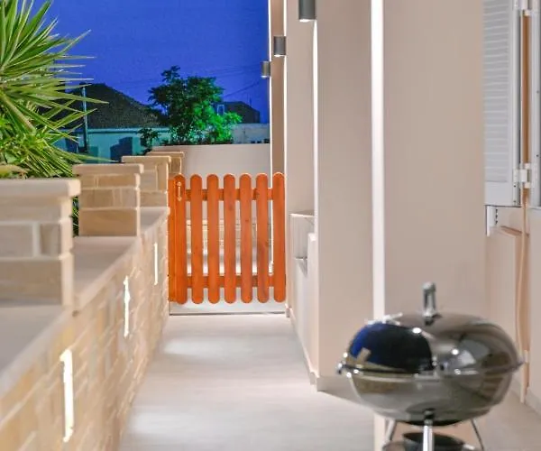 Artemis No.2 Apartment